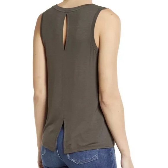 NWT Halogen Size Medium Crew Neck Tank Color Grey Beluga Very Soft Stretch Loose - Picture 2 of 8